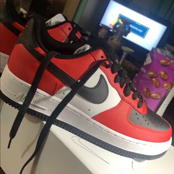 Custom AirForce 1’s - Picture 2 of 2